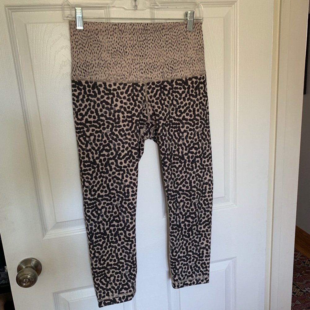 Lululemon printed capri leggings, size 8
